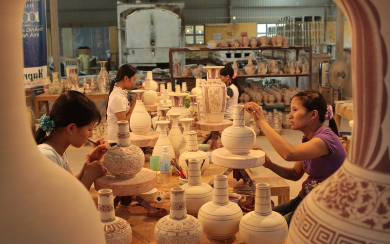 Nghệ nhân bát tràng là gì? Top nghệ nhân làng gốm nổi tiếng tại Việt Nam