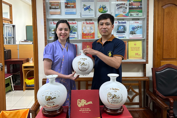 loi-ich-cua-viec-tang-qua-cao-cap.jpg